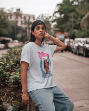 Lilly Singh Instagram - Mumbai got me like 😁 It’s been 4 years since I’ve visited India because the pandemic cancelled all my plans in 2019. I usually visit 1-2 times a year and this has been the largest gap of not doing so in my career. 

Travelling is a privilege. And it’s one I prioritize working towards because I think travelling is responsible for a lot of my greatest strengths as a person. Namely, travelling so much has taught me to become adaptable and to recognize that your way, isn’t the only way. 

The reality is that we all grow up in a bubble, in which people talk a certain way, work a certain way, respect or disrespect people a certain way and problem solve a certain way. And it becomes very easy to think that way is the only and right way. But it’s not. And while I do strongly believe that there is much work to do in every country in the world, India included, to improve on issues like gender equality, that’s not the same as believing every part of another country or culture should operate in a way you’re familiar with. 

I’m used to doing business via email. This past week I learned to adapt to What’s App. 

I’m used to LA traffic and this past week I adapted because I experienced Mumbai traffic 😅 

And I’m accustomed to alone time and slightly more personal space (a privilege in itself) but when you’re in the most populated country in the world, you have to adapt. 

And my favourite, I’m used to saying “yes, no or maybe” and now I’ve adapted and I have a head nod for every emotion. No words needed. 

We can become so used to making our surroundings suitable for us, which is a lovely luxury that people should practice if they can. I certainly do. But travelling reminds me that we also need to have the ability to adjust and pivot if the situation calls for it. And the situation often does in life, in relationships and in business. Travel is a great way to exercise that skill. And to get off your high horse a little bit and get humbled. 

Thank you for always welcoming me with open arms and hearts India❤️

📸: @saulopez