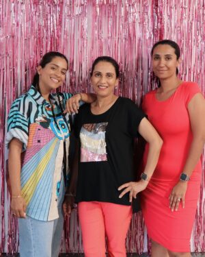 Lilly Singh Instagram - Flew home to Toronto for 72 hours to surprise my mom and family. What are your family parties like? 👇🏽

My mom called me multiple times over the past couple weeks trying to convince me to fly back home for my Pooa’s (aunts) birthday party. I told her I couldn’t because I had so many upcoming travels, which is true. She reluctantly understood. But then two weeks ago, I decided to say EFF IT and booked a flight. I woke up at 4am, flew to Toronto, got myself to my parents house and FaceTimed them. I said, “mom I’m at a really cute place right now, look!” I flipped the screen around and watched with amusement as my mom and dad both starred at an a image of their house with utter confusion. I waited a whole minute for them to comprehend but they didn’t. Finally I said, “I’m outside bro!!” Later I found out that they thought I was showing them something made with AI 🥹

Last night was the party and honestly, it was pure soul food. So much of us live life online, curating the best moments of our day, worried about what people think and trying to put on the slightest facade. And that’s cool from time to time, but there’s nothing quite like sitting with people you love, doing nothing but being imperfect and living in the moment. Sure famous DJs are cool but have you ever played Antakshari with a bunch of competitive aunties? All my Bollywood training leads me to these moments (see slide 5). 

A few highlights from yesterday: 

•I had Gol Guppay after so long and ate 10 🤤 

•seeing my aunties react to me surprising them. If you didn’t know, my aunties call themselves The Fun Gang (what’s app group certified) and my favourite thing is surprising them 😱

•I handle the bartending and DJing and I take my jobs very seriously #vibesdirector it is my #1 duty to ensure O Tina O Tina plays in full force whenever my sister @thetinasingh is on the dance floor 💃🏽

•ending the night with no music, no dancing and just an hour of conversation, recounting old memories (like the time my cousin and I were stuck inside a bouncy castle that was deflating…) 🏰 

I’m so grateful for this life, these people and feeling so much love ❤️