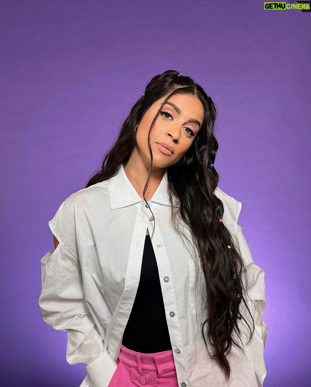 Lilly Singh Instagram - It’s Diwali season 🪔 The holiday season always has me reflecting on what love and light mean to me. Here are a few thoughts that have been floating around in my head. This may not resonate with all of you, but if it inspires a few, then great. Kindness is so underestimated. Being kind to a stranger you pass, a friend who is in need, or literally anyone you connect with in your day is important and valuable. Will any of these small acts of kindness I do solve all the worlds big problems? Probably not. But does that mean they don’t matter? That can’t be right. We have to value kindness. All of it matters. Love and light are infinite when we are a collective, but individually no one has enough light to shine on everything or everyone. But that doesn’t mean we should succumb to darkness and do its bidding. Perhaps that divisive behavior is exactly what darkness wants? I think about this because I reflect on that last time I felt my light dim. It was when I came back from my recent India trip. The purpose of this trip was to shine light onto issues I care deeply about. I met girls who were married off at 13 years old, unable to go to school. Although these girls were made of pure light, the circumstances felt dark to me and I carried that energy back home with me. I remember coming home and being upset… at everything and everyone. I picked fights with my parents. I snapped at my friends. Upon reflection, I hold grace for myself because I’m only human, but I also recognize that none of that behavior helped a single girl back in India. You cannot fight darkness with more darkness. Another thing I don’t know for certain is how to tackle all of the darkness in the world. When we talk about light overcoming dark, good overcoming evil.. it feels so overwhelming because there are countless examples of darkness running rampant. But even in the midst of that confusion, one thing I do know for certain is that love and light have to be part of the answer. And love and light matter, because there are also countless examples where good is thriving in this world. Wishing those who celebrate a very happy start to the Diwali season 💜
