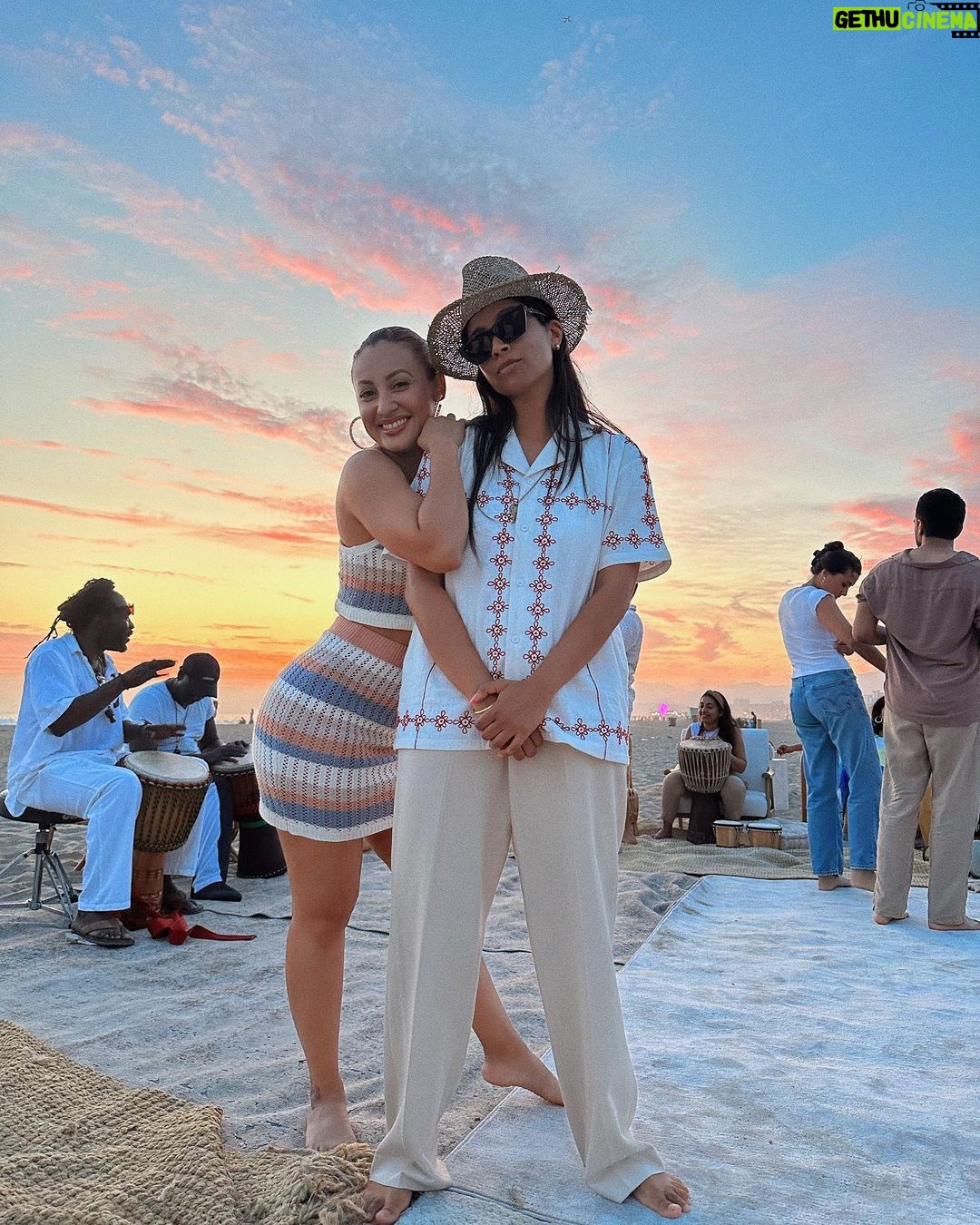 Lilly Singh Instagram - Beach off 🏖️ #yehdosti