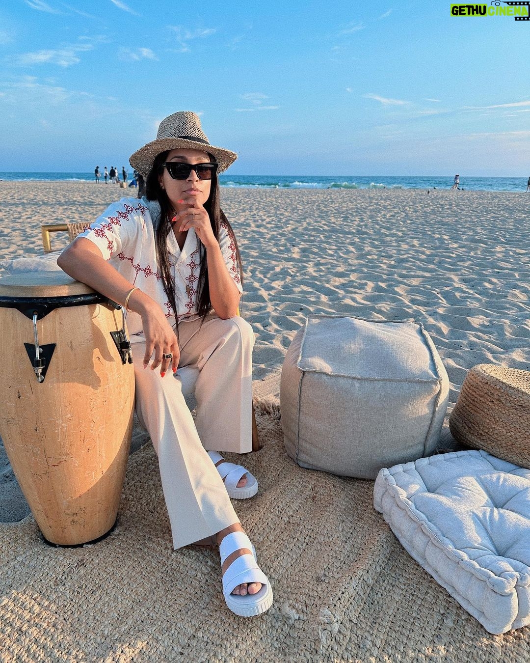 Lilly Singh Instagram - Beach off 🏖️ #yehdosti