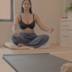 Lilly Singh Instagram - High Vibe Morning Routine ❤ I’ve recently been fine tuning a morning routine that works for me. Some essential items include: 🧠: meditation ❤️: self-love 🙆🏽‍♀️: stretching ☕️:️ tea ☀️: nature 🐶: dog time And now that I’ve FINALLY found a bra that actually fits me, I’m adding “putting on bra” to the list 🙏🏽 Seriously, this is a big statement coming from me because usually everything hurts my neck and back 😍✨What’s your morning routine like 👇🏽 #SKIMSPartner