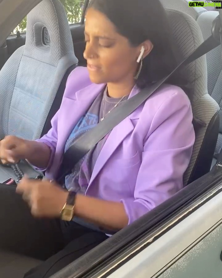 Lilly Singh Instagram - I can’t believe this is my job. Shooting @themuppetsmayhem was truly the experience of a lifetime. From having to yell at Morgan Freeman to hyping myself up with the Power Rangers theme song (cc: @tahj_mowry), it was a wild ride. Here’s some BTS to prove it 🙏🏽❤️ All 10 episodes are streaming now on Disney+. If you’ve watched it, I hope you enjoyed it! Sending my love and gratitude to you for taking the time ❤️ ROCK ON 🤟🏽