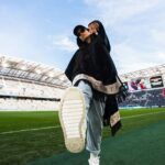 Lilly Singh Instagram - It’s game day baby! It’s time for me to cheer, applaud and ask someone what exactly the rules are! Let’s go @weareangelcity #ACFC ⚽️
