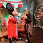 Lilly Singh Instagram - Work meeting with my new bosses 🐭