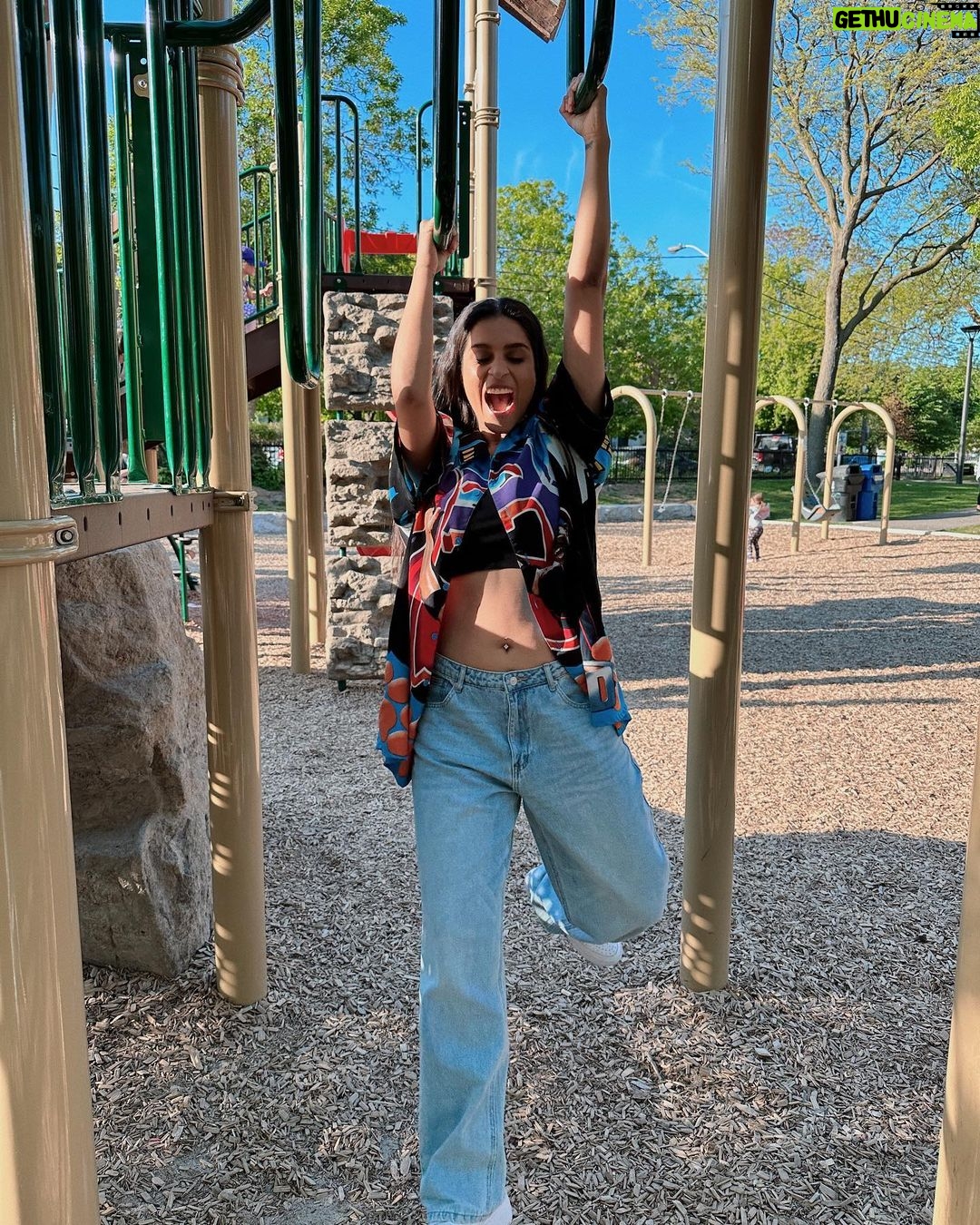 Lilly Singh Instagram - Toronto summers hit different ☀️ Toronto, Ontario