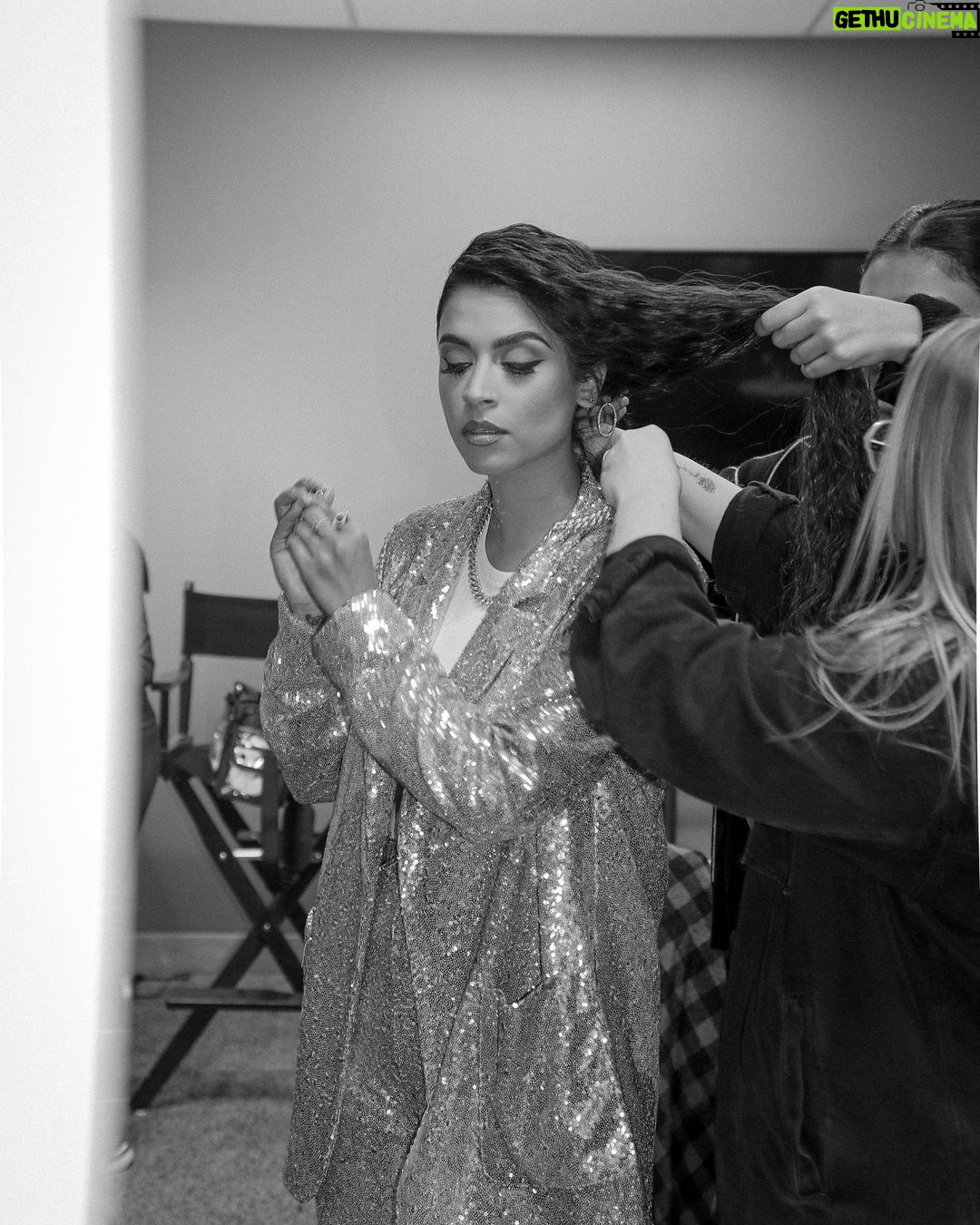 Lilly Singh Instagram - It takes a village ✨ To every single person who has helped me feel my best, perform my best and look my best… thank you ❤️ I get to wear the sparkles but behind me and beside me are always extraordinary people who work immensely hard. You deserve all the roses 🌹