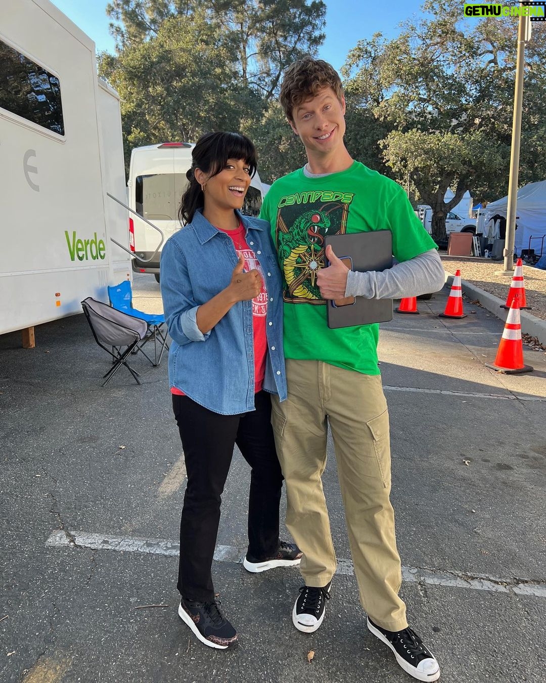 Lilly Singh Instagram - I can’t believe this is my job. Shooting @themuppetsmayhem was truly the experience of a lifetime. From having to yell at Morgan Freeman to hyping myself up with the Power Rangers theme song (cc: @tahj_mowry), it was a wild ride. Here’s some BTS to prove it 🙏🏽❤️ All 10 episodes are streaming now on Disney+. If you’ve watched it, I hope you enjoyed it! Sending my love and gratitude to you for taking the time ❤️ ROCK ON 🤟🏽