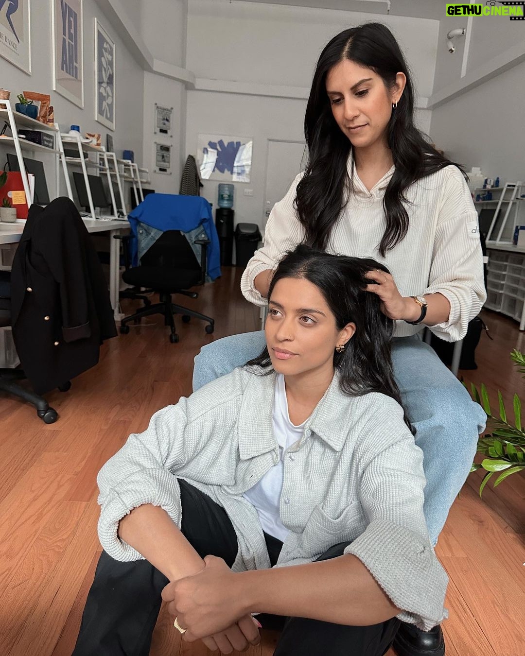 Lilly Singh Instagram - Get you a friend that oils your hair after a long week π thank you @rooshyroy for bringing me back to life after an exhausting week of press. Next week, I do it again πͺπ½ PS: is there any feeling better than a scalp massage with oil? The only correct answer isβ¦ no. New York City