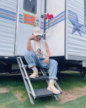 Lilly Singh Instagram - HANJI. My brother @diljitdosanjh turned #coachella into a Mela 🎇

I’ve never been to Coachella before and admittedly never really had a desire to go. But when your boy is putting on for the culture and making history, there’s no question I was going to do the 6 hour total commute and support. And I would do it 5 times over again for the GOAT. 

So proud of Diljit for not only pushing the limits, but doing it with grace and swag on 💯. On a personal note, I also greatly appreciate how supportive Diljit is of me and how vocal he is in general about supporting eachother, especially Desi women. That’s on some culture changing, role model behaviour. Thank you for your example and amplification of love 🙏🏽

On another note, I simply HAVE TO give a major shout out to @sonalisingh who is the mastermind beside Diljit and makes things like Coachella happen. She’s the hustler that helps make the history and her existence is so important. Thank you for all that you do ❤️

Also hi mom, I’ll always FaceTime you when I’m with Diljit because I love you and also I know you’ll get mad if I don’t 😘

And the LAST thing I’ll say is, never sleep on Punjabis. That crowd was more lit and louder than any other section of the festival and I said what I said. Good day.

#diljitdosanjh 🐐