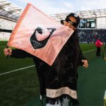Lilly Singh Instagram - It’s game day baby! It’s time for me to cheer, applaud and ask someone what exactly the rules are! Let’s go @weareangelcity #ACFC ⚽️