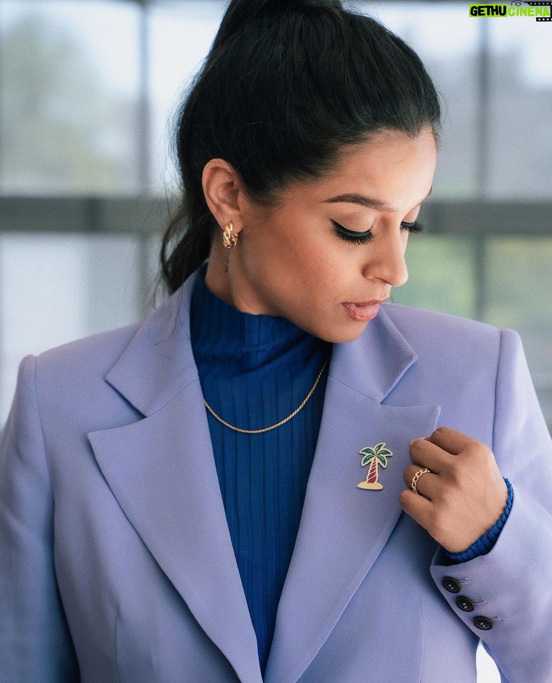 Lilly Singh Instagram - A Happy Girl ✨ I learned so much over the past 72 hours in DC. I was invited to speak about the transformative power of storytelling as it relates to gender inequality (something I’m a huge nerd about it!) But another thing I spoke about is how I believe people want to help, but the topic of gender inequality can be confusing and intimidating, and we need to change that. That’s why @unicornisland is working to make the issues easier to understand and the solutions more inclusive. In fact, I’m shooting a bunch of content that straight up explains the issues, the terminology, the data, etc., so that YOU can learn with ME as I’m on this journey. Follow @unicornisland for that, coming soon. 🦄🌴 I know I cannot help every issue in the world, even though I care about and am bothered by many of them. But if we all choose one thing to be passionate about, one cause to fight for relentlessly, and one thing to nerd out about, the world would be that much better. This one is mine ❤️ #UIF