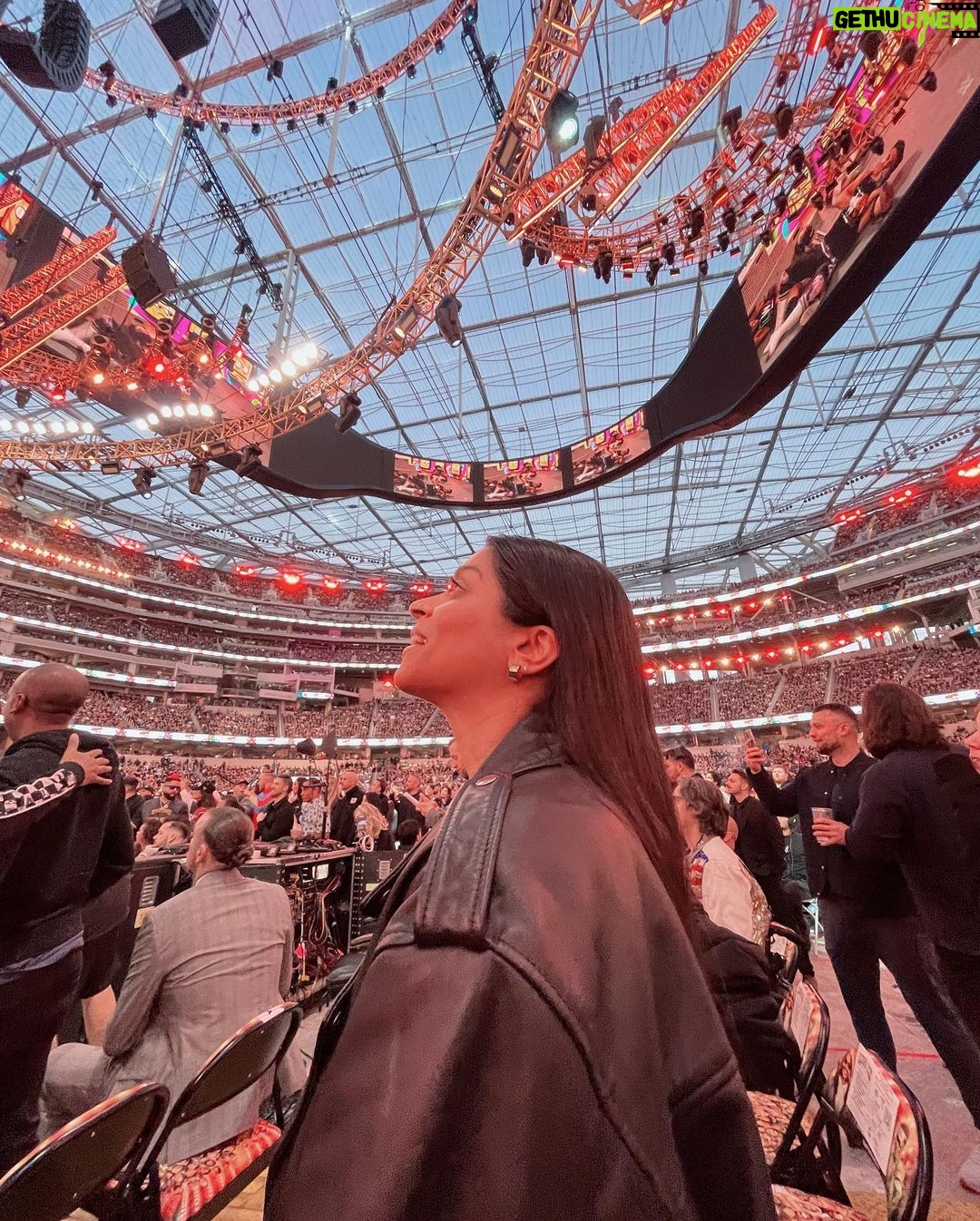 Lilly Singh Instagram - The type of weekend that makes me want to cry, feels me with gratitude and encourages me to keep hustling πͺπ½β€οΈ #wrestlemania was a movie! And to think that little Lilly would BEG to order it on pay-per-view every year as a kid. And now, I get to be backstage and ringside. I will never stop being grateful for these experiences. Wow. My heart! Also thrilled to see how far @wwe has come! Womenβs matches are pure athletics and strength, female referees, diverse referees, and diverse wrestlers! Several steps in a lovely direction! Iβm here for it!! In conclusion, THIS. IS. AWESOME. ππ½ππ½ππ½ππ½ππ½ Los Angeles, California