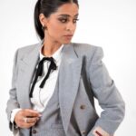 Lilly Singh Instagram - Daddy’s home 🏠 Love this @gucci number I wore this past weekend for the Golden Globes @Billboard After Party. Happy to report that I didn’t fall in this outfit 💅🏽 Suit: @gucci Jewels: @levian_jewelry Styling: @desireemorales Make Up: @aaronpaulbeauty Hair: @kattthompson Hair Prep: @AAVRANI Photo: @manelaylopez