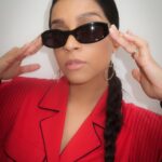 Lilly Singh Instagram - Stepped out to be amongst comedy royalty last night for the @curbyourenthusiasm final season premiere. The after party had fresh sushi and free merch and this is my new bar for success. Pretty, pretty, prettyyyyyy good.