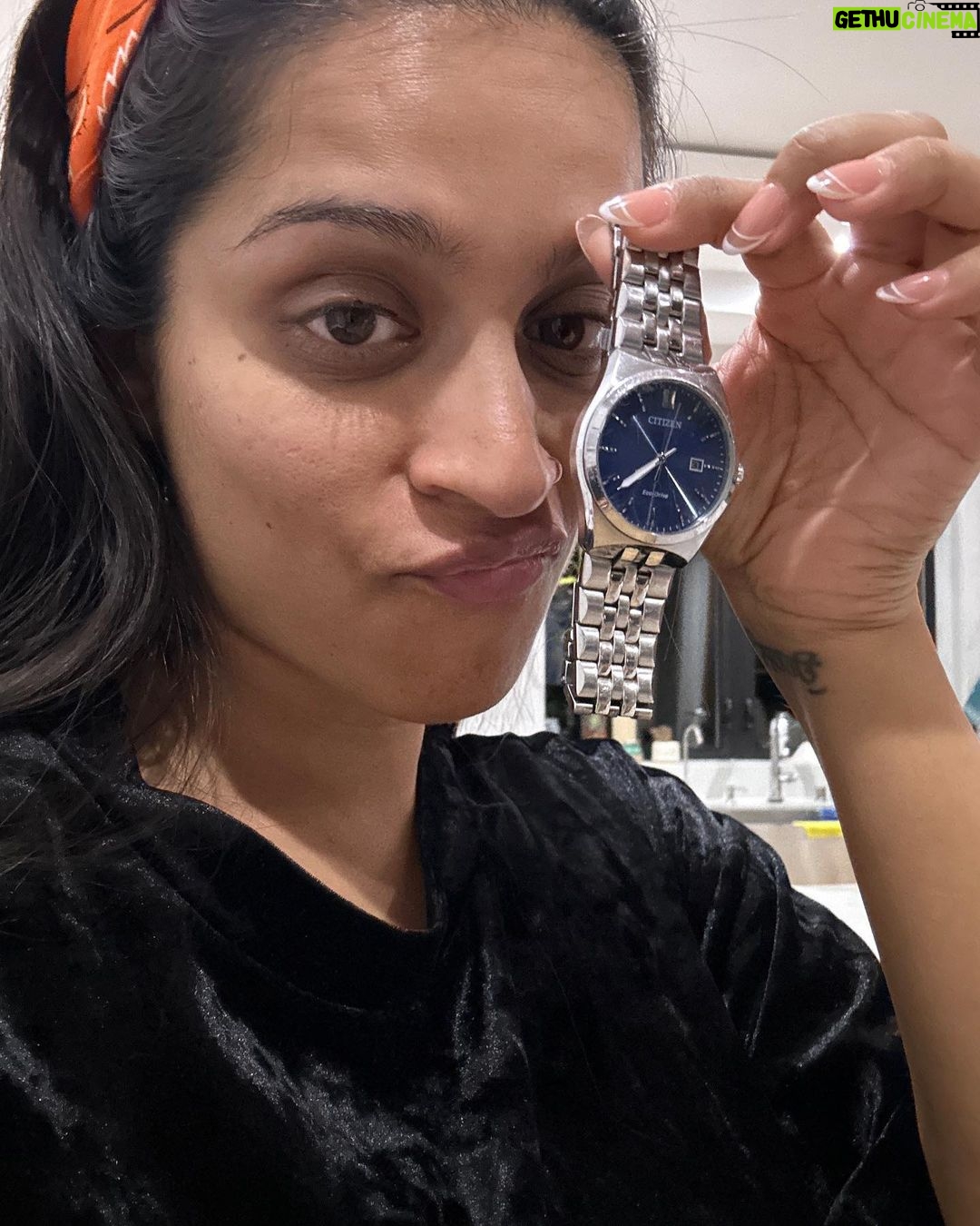 Lilly Singh Instagram - I have an album of photos on my phone that capture a silly or heart-warming memory that I love to re-live again and again. Just me? 1. this is from my recent trip to India. I was visiting a girls school and this student just spent 5 whole minutes explaining her science project to me. I nodded and pretended I knew the scientific words she was saying. When she was done, I looked up and this was my genuine reaction, perfectly captured. Don’t sleep on the potential of Indian girls 💪🏽 2. Live coverage of my mom calling local bookstores to find @lillyslibrarys latest select 🥹 please don’t miss her little notepad. 3. A couple weeks ago, my friend and I cooked dinner for our group chat. We planned for a week, played Italian music while cooking and had the most zen time… until we didn’t, and there was 30 mins left and dinner was more than an hour late 👀 4. From the same dinner, I let my friends take leftovers home in my Tupperware. I do not play when it comes to my Tupperware. My friend left his watch at my house and I texted him this picture saying “I’m glad I have this. You’ll get it back when you return my Tupperware.” I was not joking. 5. A candid shot of my best friend aka my dog watching me during a recent photoshoot. 6. Another gem from India, where this group of girls and I just had an hour convo discussing all the challenges they face. And then we took this picture and I dunno, their smiles really make something in my heart flicker, especially the one next to me. 7. Me at a recent CGT taping with a friend from high school I haven’t seen over a decade. She DMed me saying her kids are fans and I invited her family to come. She was always so extremely nice to me in high school, even if it wasn’t the cool thing to do. 💜 The majority of pics on my phone, I never look at again. But there are some that are just 🤌🏽