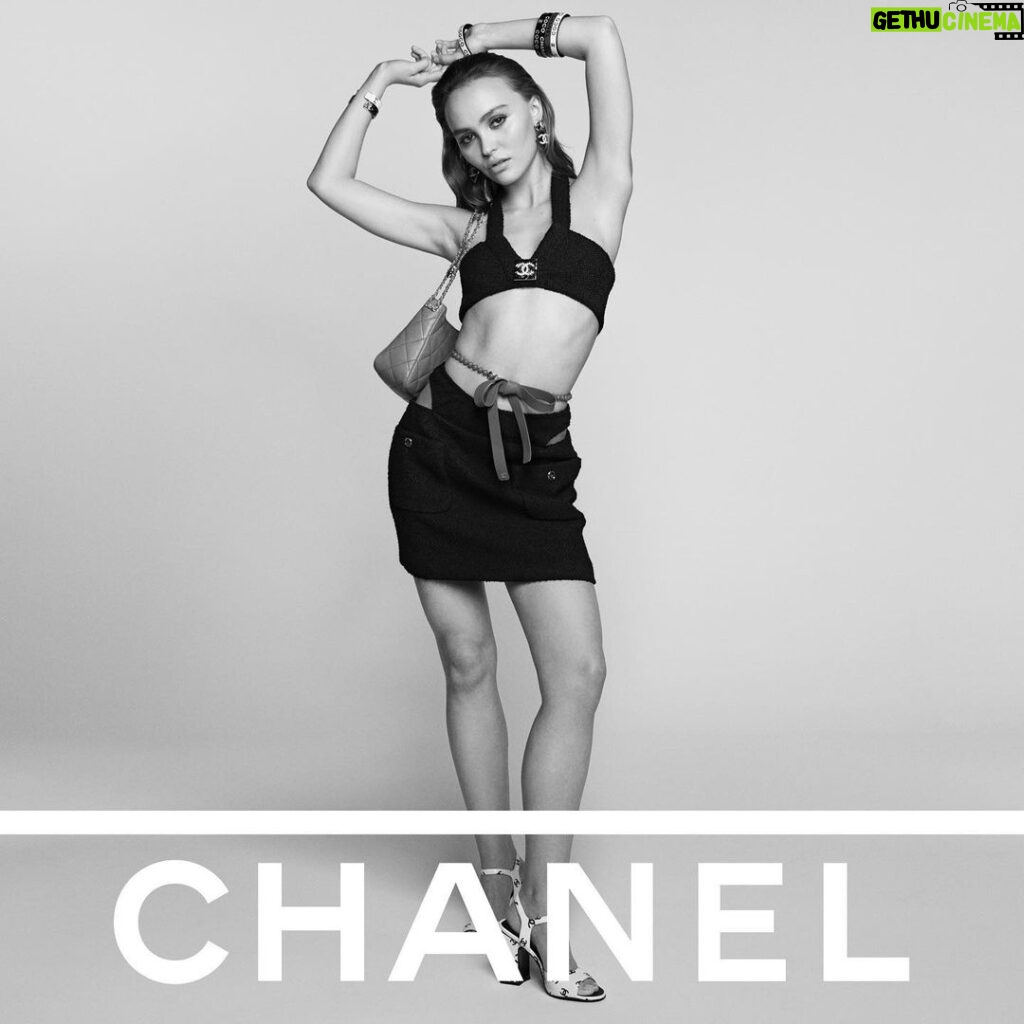 Lily-Rose Depp Instagram - Merci @inezandvinoodh @chanelofficial @virginieviard for letting me be a part of this special project! <3 All my love to my Chanel family and a big congratulations to @virginieviard on such a beautiful collection 🖤 #CHANELSPRINGSUMMER