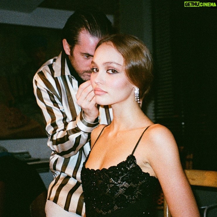 Lily-Rose Depp Instagram - Shoutsout @saraifiszel @mr_alexandrycosta 2 much love 🌹❤️🌹