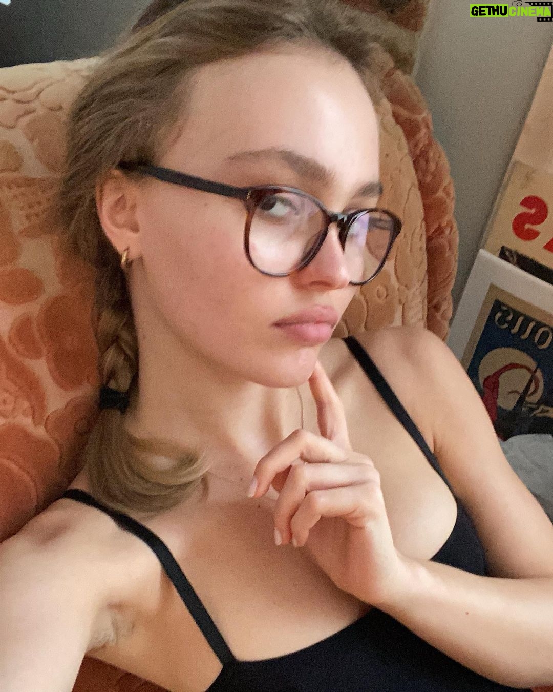 Lily-Rose Depp Instagram - !! STAY AT H🤍ME !!