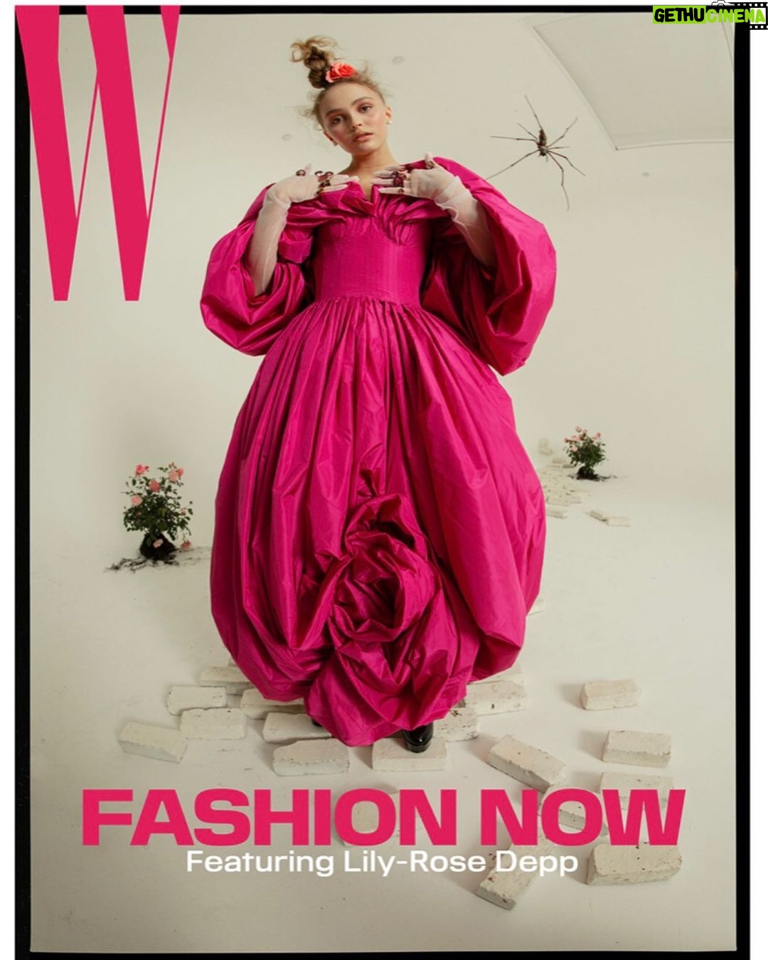 Lily-Rose Depp Instagram - @wmag by Tim Walker 🌹 styled by @saramoonves Talking #TheKing ⚔️ Eeee such a dream come true to work with this amazing team !!! Thank you thank you to all involved ! More on W ;)