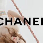 Lily-Rose Depp Instagram - Swinging with @chanelofficial @chanel.beauty 💋! #rougecocolipblush @valeriemullon @luciapicaofficial thank you💘