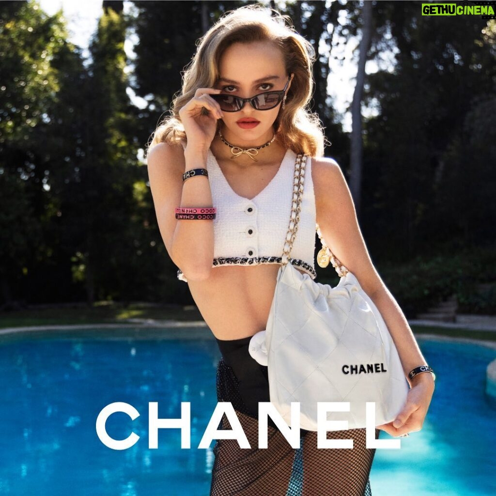 Lily-Rose Depp Instagram - #CHANEL22 by @inezandvinoodh ⭐️ coming soon @chanelofficial @virginieviard