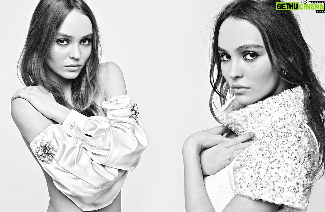 Lily-Rose Depp Instagram - Chanel F/W 17/18 by the one and only @karllagerfeld ❤️ @carineroitfeld @sammcknight1 @luciapicaofficial @annyerrandonea_nailsartist @chanelofficial Thank you so much to the best team and my chanel family!!! ❤️❤️❤️