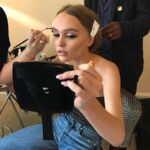 Lily-Rose Depp Instagram - 🌺❤️😍 @voguemagazine @chanelofficial thank you for having me🌼