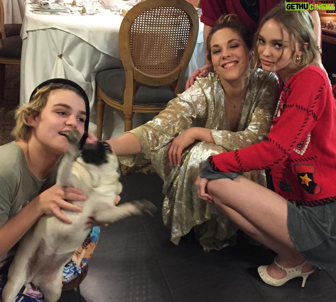Lily-Rose Depp Instagram - Christmas with JiJi @alyssonparadis