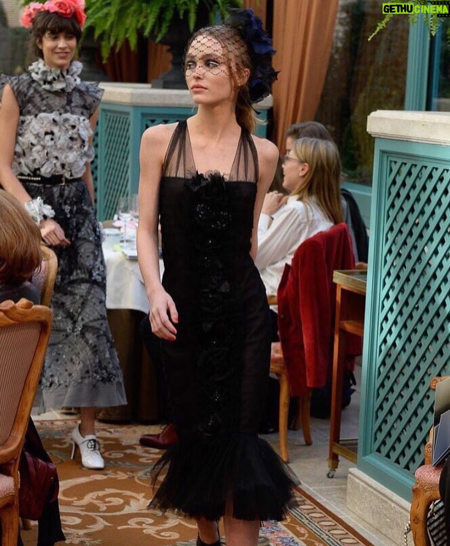 Lily-Rose Depp Instagram - Thank you so much @chanelofficial for letting me open this beautiful show. Such an honor to be a part of this!! And thank you @karllagerfeld for letting me wear two incredible pieces❤️❤️❤️ Love the chanel family so much!
