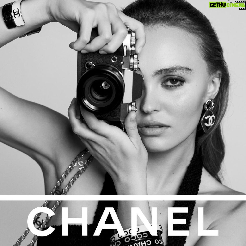 Lily-Rose Depp Instagram - Merci @inezandvinoodh @chanelofficial @virginieviard for letting me be a part of this special project! <3 All my love to my Chanel family and a big congratulations to @virginieviard on such a beautiful collection 🖤 #CHANELSPRINGSUMMER