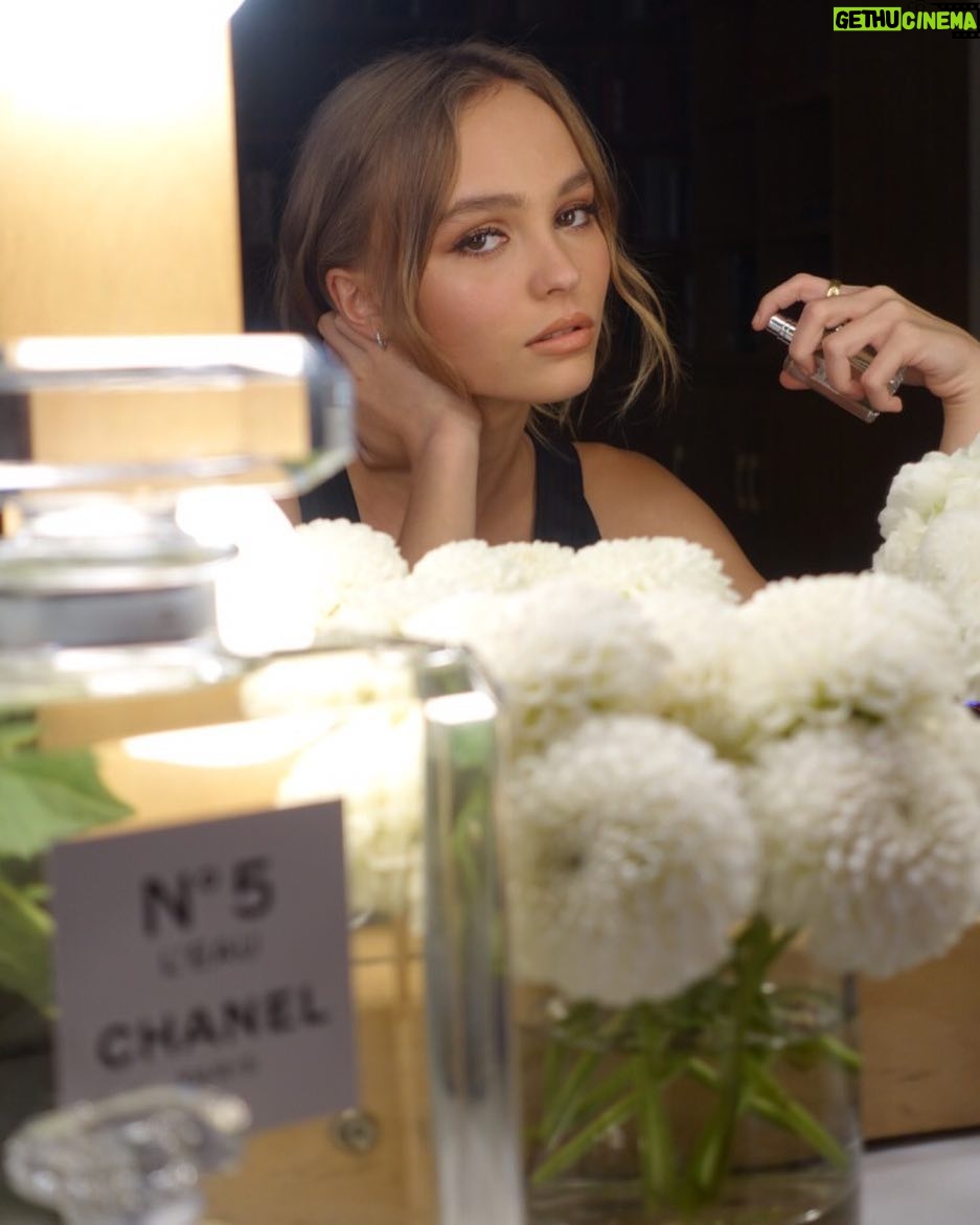 Lily-Rose Depp Instagram - Prep @davidmushegain #newchanel5 @jsthestudio @christophedanchaud_makeup 💞