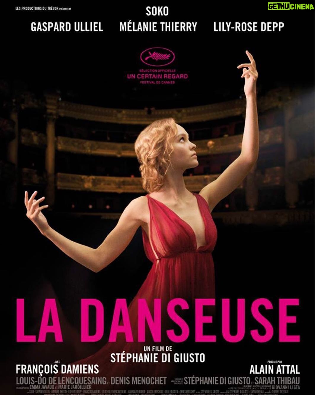 Lily-Rose Depp Instagram - #LaDanseuse out September 28th in France ❤️ @sokothecat @melaniethierry #stephaniedigiusto