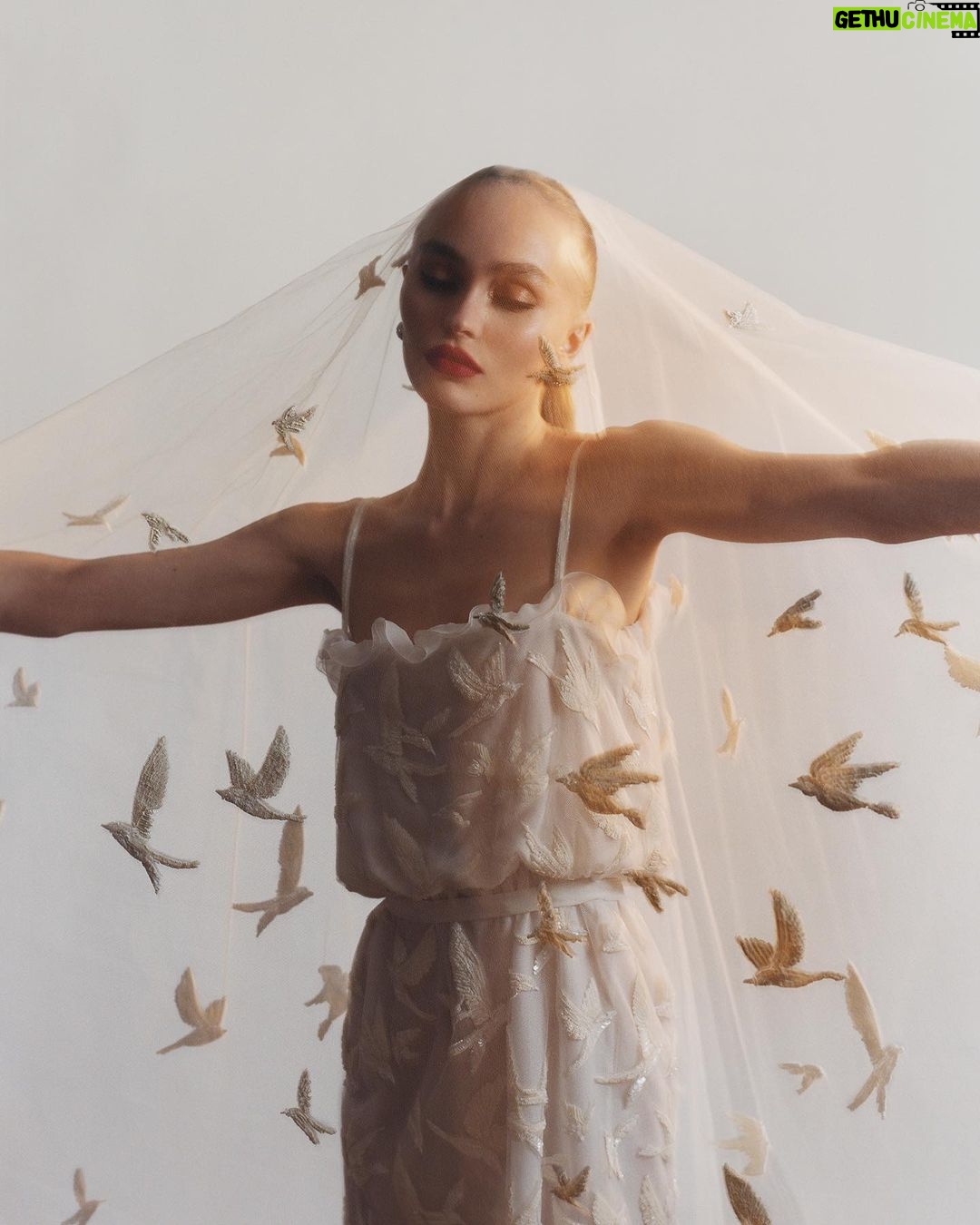 Lily-Rose Depp Instagram - @wmag 🌹⛓❤️ @theidol
