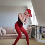 Lily McMenamy Instagram – Je suis rouge ❤️ et alors xxx