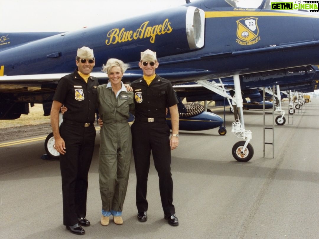 Linda Evans Instagram - To all the remarkable leaders, first responders, doctors, nurses, drivers, helpers, workers, and everyone doing your part in keeping people safe, healthy and cared for so fully β thank you! You are all our angels! πβ β Photo: Β© Courtesy of the Blue Angels