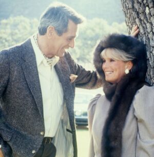 Linda Evans Instagram - Everyone deserves to be loved, especially the ill among us. Whether you know it or not, or they know it or not, understanding that everyone struggles is the best way to open your heart 💛⠀
⠀
Photo Credit: American Broadcasting Companies, Inc.