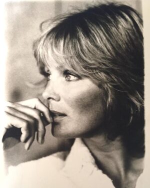 Linda Evans Instagram - It’s always a good time for reflection. Take pause, and also take great care of yourselves and each other. 💝