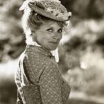 Linda Evans Instagram - I’m a Wild West kind of girl. {Throwback to The Gambler} The great outdoors has always called me -- and these days, we can all use more time in nature’s healing spaces.✨⠀ ⠀ 📷: Courtesy of Alan Markfield