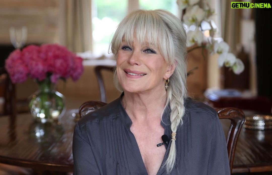 Linda Evans Instagram - Whatever you decide to do, make sure it makes you happy 💖 📸: Laura Schuman
