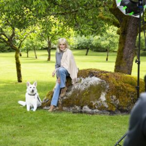 Linda Evans Instagram - Thank you, Jonas, for photographing Alexie and me and  capturing the serenity of my home. I feel so at peace here and your beautiful images brought this feeling to life. You are wonderful! 

📷 Jonas Mohr I AGENCYCALL