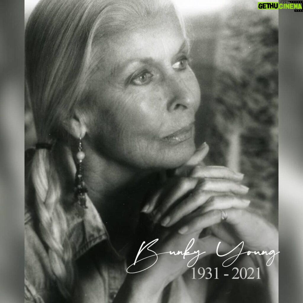 Linda Evans Instagram - Bunky... I can’t even imagine what my life would have been without her. It was friendship at its finest. My beloved friend is not gone, she lives in my heart, where she’ll always belong. And she left an indelible trail of laughter and love in my soul. ✨💛💫