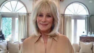 Linda Evans Instagram - Some of us are blessed by more than one mom in our lives.💛 Thank you for the memories @insp_tv 

Wishing you all a beautiful Mother’s Day!🌸🌷🌺

#mothersday
