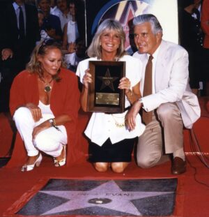 Linda Evans Instagram - There will always be days in our lives to be remembered, but it’s the people who touch our hearts that we will never forget. 💛⠀
⠀
Photo credit: Mark Shepard