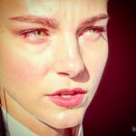 Linda Lapinsh Instagram - Бетон. Бетонные люди во всех отношениях: Бетонны в одежде,бетонны во мнениях. Бетонны в причёске,бетонны в еде, И в радость бетонны,бетонны в беде. Бетонные шутки и смех из бетона… Характера нет,но он весит три тонны. В бетонной кормушке бетонно снуют, Бетонную пищу бетонно жуют. Бетонную водку в бетонный желудок, Чтоб вдруг не проснулся бетонный рассудок. Бетонные мамы бетонных детей, Бегом превращают в бетонных зверей. Бетонные гады на всех площадях, И лживые папы в бетонных церквах. Уже не столетие,а тысячу лет Страна из бетона,ты есть или нет?! (с) Папа