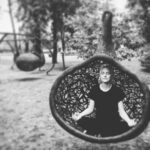 Linda Lapinsh Instagram - "Если бы это было так, это бы еще ничего, а если бы ничего, оно бы так и было, но так как это не так, так оно и не этак! Такова логика вещей!" #actress#актёркалапиньш#theatre#трясухаризмой#напудрилаусы#актриса#лицочеловекапознавшегоистину#дзенбезвинавозможен#сложноповеритьнофакт#сижувкорзине#