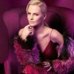 Linda Lapinsh Instagram - "Свою следующую жизнь я бы хотел прожить задом наперёд. Начать со смерти — сразу одной проблемой меньше. Очнуться в доме престарелых, с каждым днём чувствуя себя всё лучше и лучше. Потом тебя выгоняют, потому что ты слишком здоров. Какое-то время ты на пенсии, потом начинаешь работать и в первый же день тебя чествуют и дарят именные часы. Ты работаешь лет 40, пока не молодеешь до того, чтобы начать наслаждаться бездельем: вечеринками, сексом и бухлом. Это готовит тебя к старшим классам школы, потом младшим, потом ты становишься ребёнком и проводишь дни в играх, ни о чём не заботясь до самого рождения. Потом ты проводишь 9 месяцев, расслабляясь в роскошном санатории с центральным отоплением и едой, поставляемой в номер, становящийся с каждым днём всё просторнее и просторнее. Потом «Оп-ля!» — и в финале ты превращаешься в оргазм! " © Вуди Аллен#vgik#actress#theatre#актриса#АктёркаЛапиньш#Вудиху@нинескажет#трясухаризмой#напудрилаусы#ВсеБабыКакБабыАЯНаСиреневомДиване#горгес#ТомХардиЛюбимыйВернисьЯВсеПрощу