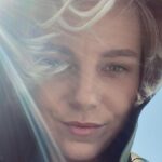 Linda Lapinsh Instagram - Други, спасибо вам за поздравления🖤. Если всё , что вы пожелали исполнится , то я умру человеком , прожившим идеальную жизнь . Первым в истории ))). Спасибо за тёплые слова🤙🏻. А тем временем , мы продолжаем 🤟🏼. Игра на Выживание 2🪓🔪💣🧨🩸🩸🪒