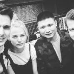 Linda Lapinsh Instagram - Сериал «Стажёры»👮🏼‍♀️👮🏼‍♀️👮🏽‍♂️👮🏼. Проект , который подарил мне ощущение братства. Мои любимые , родные , @dimka_smirnov @azamat_nigmanov @p.a.z.y.c.h спасибо вам за дружбу, за великолепное партнёрство , за бесконечное веселье , за то, что рядом с вами я смогла вернуться в детство , за ощущение того, что всё только начинается! Я восхищаюсь вашим актёрским бесстрашием, вы настоящие таланты! Я горжусь тем, что имела возможность работать и быть с вами ! Я вас крепко обнимаю. Этот проект мы снимали в 2018 году. Он должен был увидеть свет на Нтв , но по неведомым мне причинам , его решили показать на Казахстанском телевидении 🤷‍♀️. Что в общем -то круто, но мы рассчитывали что его сможет посмотреть и российский зритель 🖤. Не смотря , на эти и другие «но», для меня он настолько значим с человеческой точки зрения , что я пожалуй , не хочу заценивать его не с каких других позиций . А вот вы сможете сделать это без труда , все 24 серии есть в интернете 🤌🏼👌🏻 #линдалапиньш#актрисахуиса#напудрилаусы#трясухаризмой#стажеры#фирменноехамствосмирнова#безукоризненныешутейкихохла#басурманскийдраматизм#клоунынараздаче#проклятиевеселыхпроектов#омерзительнаячетверка#шаман#задрот#дерзкий#недофеминистка