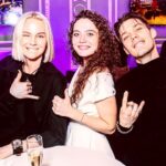 Linda Lapinsh Instagram - Вчера отгуляли премьеру долгожданного «Мастера»🤟🏼 @artpictures.ru , посмотрев первую серию 👏🏻. Досматривать будем вместе с вами , начиная с ‼️18 февраля на @premier_online ‼️ Факты: 🔺Сценарий писали 5 лет 🔺Съёмки шли 9 месяцев 🔺Локации - 4 города - Набережные Челны, Казань, Астрахань , Москва 🚛🚚🚛🚚🚛 🔺В 2021 году команда КАМАЗ Мастер 18й раз стала победителем одной из самых престижных и масштабных в мире гонок - ралли Дакар, поэтому и премьера 18 числа☝🏼. Причём, в этом 2021 году ребята заняли весь пьедестал 🦾🦾🦾. МОЩЬ🤌🏼 🔺Моя героиня единственный полностью выдуманный персонаж ! Никогда в истории автоспорта в категории Грузовиков - не было женщин! Девчата , пора начинать 💪🏻 🔺Обязаны посмотреть все 👈🏻👉🏼! Потому что , ВДУМАЙТЕСЬ 18!!!!! раз быть ЛУЧШИМИ В МИРЕ! Это история ЛЕГЕНДАРНОЙ команды 👊🏻 #камазмастер#сериалмастер#PREMIER#ArtPictures#актёркалапиньш#линдалапиньш#дакар2021 Иллюзион